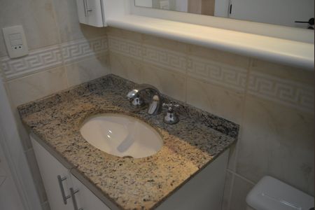 Apartamento à venda com 141m², 3 quartos e 5 vagasBanheiro Social