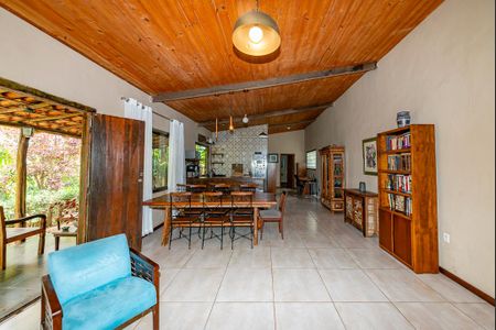 Sala de casa de condomínio para alugar com 2 quartos, 250m² em Bosque Residencial do Jambreiro, Nova Lima