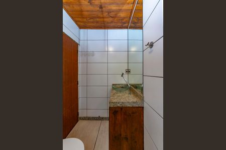 Casa de condomínio para alugar com 250m², 2 quartos e 2 vagas Casa de condomínio para alugar com 250m², 2 quartos e 2 vagasBanheiro da Suíte 2