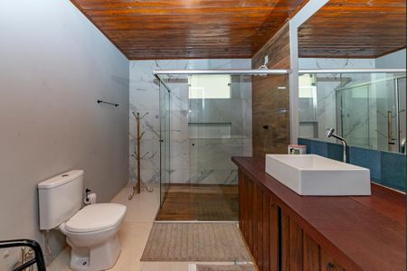 Casa de condomínio para alugar com 250m², 2 quartos e 2 vagas Casa de condomínio para alugar com 250m², 2 quartos e 2 vagasBanheiro da Suíte 1