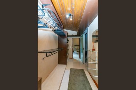 Casa de condomínio para alugar com 250m², 2 quartos e 2 vagas Casa de condomínio para alugar com 250m², 2 quartos e 2 vagasCloset da suíte 1