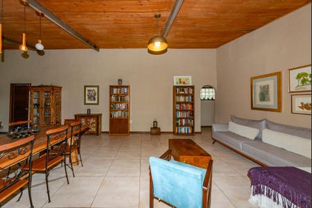 Sala de casa de condomínio para alugar com 2 quartos, 250m² em Bosque Residencial do Jambreiro, Nova Lima