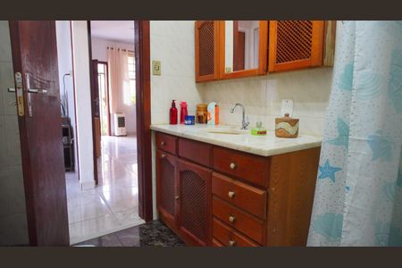 Casa à venda com 200m², 2 quartos e 10 vagas Casa à venda com 200m², 2 quartos e 10 vagasBanheiro