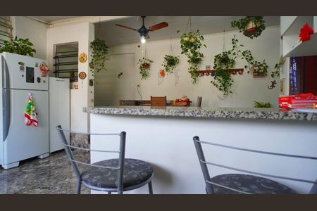 Casa à venda com 200m², 2 quartos e 10 vagas Casa à venda com 200m², 2 quartos e 10 vagasCozinha