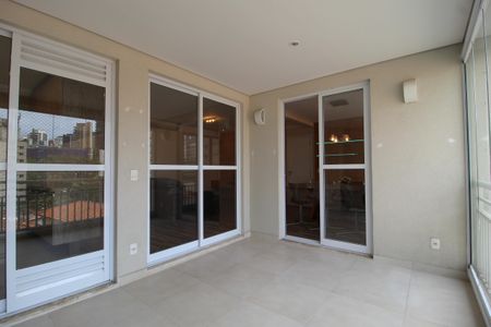 Apartamento para alugar com 112m², 2 quartos e 2 vagasVaranda