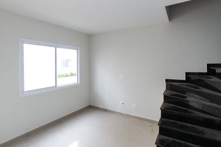 Sala de casa de condomínio para alugar com 2 quartos, 57m² em Tremembé, São Paulo