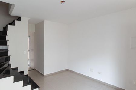 Sala de casa de condomínio para alugar com 2 quartos, 57m² em Tremembé, São Paulo