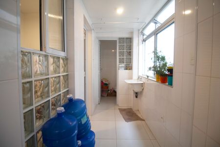 Apartamento à venda com 77m², 3 quartos e 1 vagaÁrea de Serviço