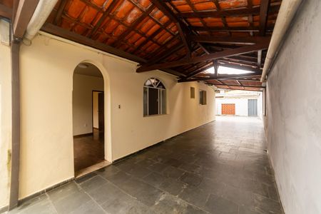 Casa à venda com 360m², 5 quartos e 5 vagas Casa à venda com 360m², 5 quartos e 5 vagasGaragem