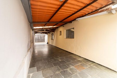 Casa à venda com 360m², 5 quartos e 5 vagas Casa à venda com 360m², 5 quartos e 5 vagasGaragem