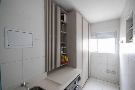 Apartamento à venda com 64m², 3 quartos e 1 vagaÁrea de Serviço