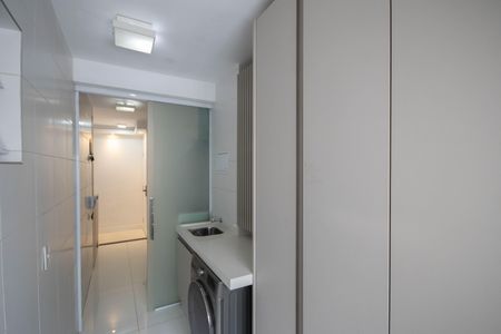 Apartamento à venda com 64m², 3 quartos e 1 vagaÁrea de Serviço