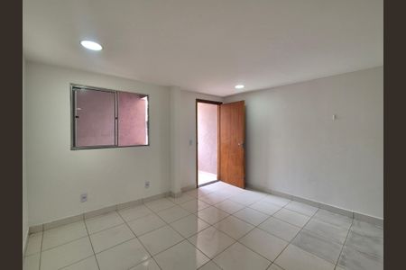 Sala de casa de condomínio à venda com 1 quarto, 50m² em Vargem Pequena, Rio de Janeiro