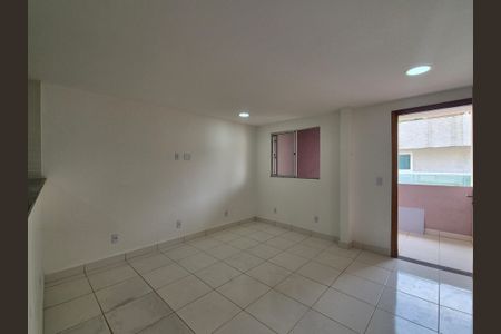 Sala de casa de condomínio à venda com 1 quarto, 50m² em Vargem Pequena, Rio de Janeiro