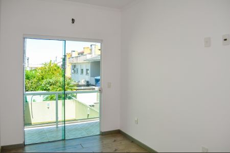 Casa de condomínio à venda com 178m², 3 quartos e 2 vagas Casa de condomínio à venda com 178m², 3 quartos e 2 vagasQuarto 1