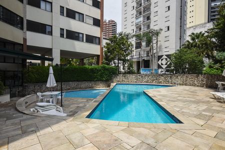 Apartamento à venda com 200m², 3 quartos e 4 vagas Apartamento à venda com 200m², 3 quartos e 4 vagasPiscina