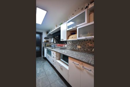 Apartamento à venda com 200m², 3 quartos e 4 vagasCozinha