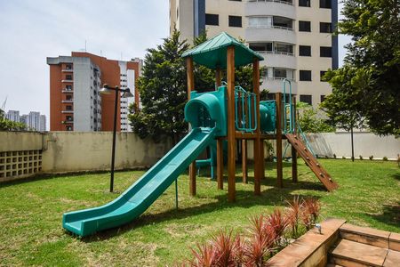 Apartamento à venda com 200m², 3 quartos e 4 vagas Apartamento à venda com 200m², 3 quartos e 4 vagasPlayground