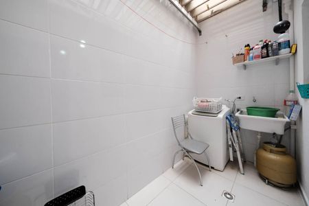 Casa à venda com 120m², 2 quartos e 2 vagasÁrea de Serviço