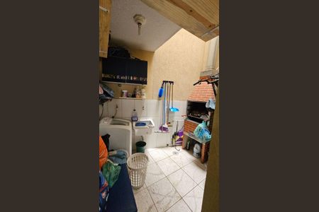 Casa de condomínio à venda com 65m², 2 quartos e 1 vagaÁrea de Serviço