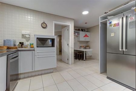 Casa à venda com 622m², 4 quartos e 4 vagas