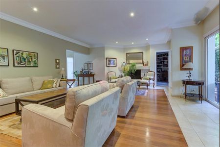 Casa à venda com 622m², 4 quartos e 4 vagas