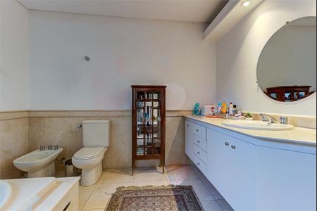 Casa à venda com 622m², 4 quartos e 4 vagas