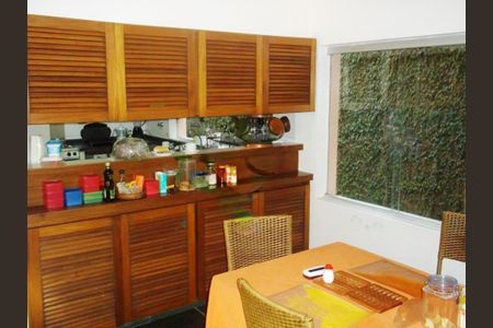 Casa à venda com 4 quartos, 569m² em Santo Amaro, São Paulo