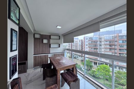 Apartamento à venda com 82m², 2 quartos e 1 vagaVaranda