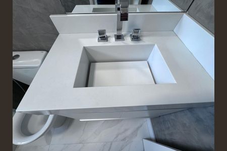 Apartamento à venda com 82m², 2 quartos e 1 vagaBanheiro da Suíte 2