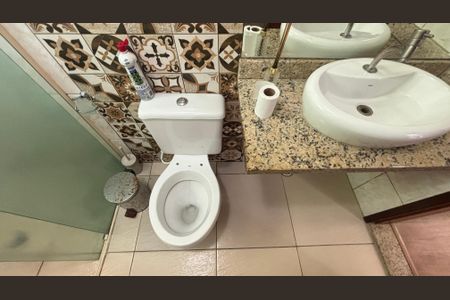 Apartamento à venda com 53m², 2 quartos e 1 vaga Apartamento à venda com 53m², 2 quartos e 1 vagaBanheiro