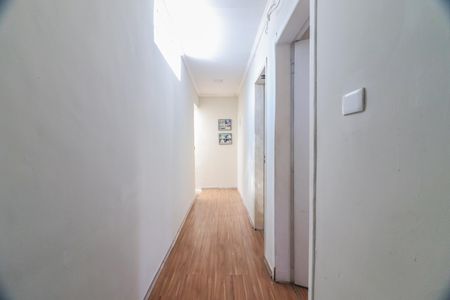 Casa à venda com 250m², 4 quartos e 6 vagasCorredor Quartos