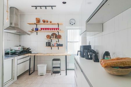 Casa à venda com 250m², 4 quartos e 6 vagasCozinha 