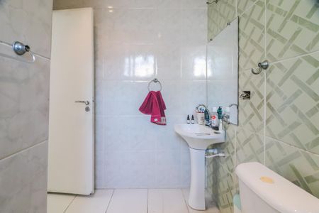 Casa à venda com 250m², 4 quartos e 6 vagasBanheiro Social