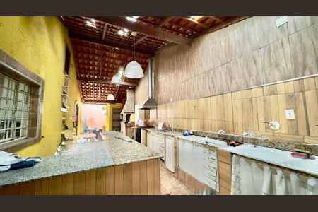 Casa à venda com 240m², 3 quartos e 2 vagas Casa à venda com 240m², 3 quartos e 2 vagasCozinha