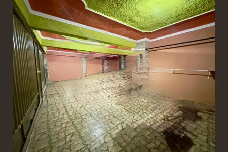 Casa à venda com 240m², 3 quartos e 2 vagas Casa à venda com 240m², 3 quartos e 2 vagasGaragem