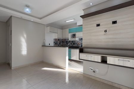 Sala de apartamento para alugar com 2 quartos, 47m² em Jardim Guilhermino, Guarulhos