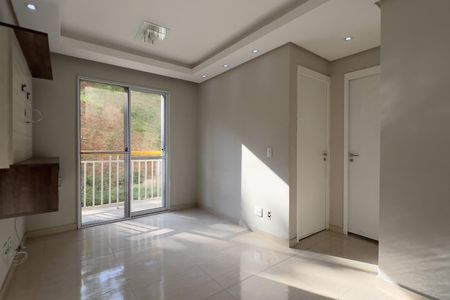 Sala de apartamento para alugar com 2 quartos, 47m² em Jardim Guilhermino, Guarulhos