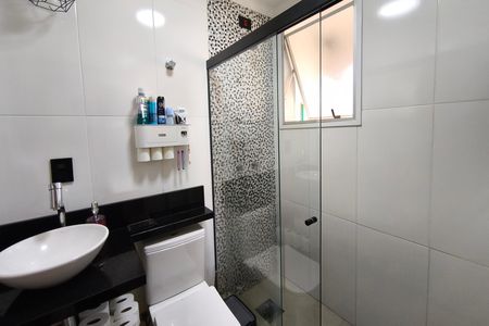 Banheiro de apartamento para alugar com 2 quartos, 60m² em Vila Lemos, Campinas
