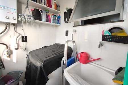 Apartamento para alugar com 60m², 2 quartos e 1 vagaÁrea de Serviço