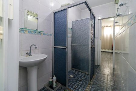 Banheiro da Suíte 1 de casa para alugar com 3 quartos, 72m² em Parque Maria Helena, São Paulo