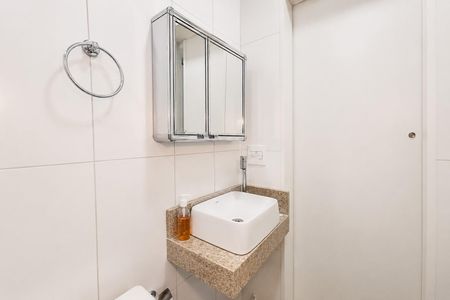 Banheiro de apartamento para alugar com 1 quarto, 39m² em Bela Vista, São Paulo