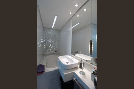 Apartamento à venda com 95m², 3 quartos e 2 vagasBanheiro da Suite