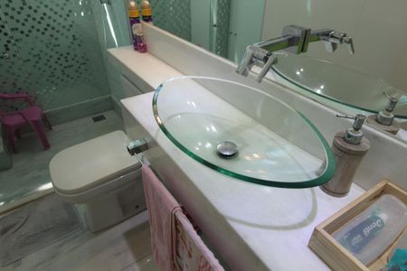 Apartamento à venda com 95m², 3 quartos e 2 vagasBanheiro Social