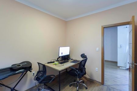 Casa à venda com 239m², 4 quartos e 5 vagasQuarto 2