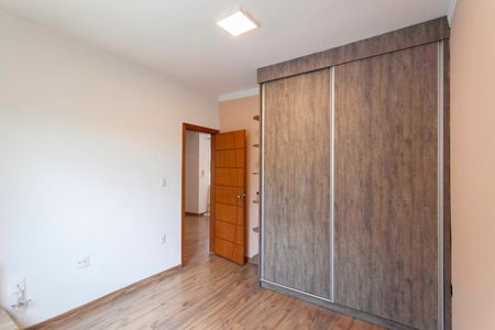 Casa à venda com 239m², 4 quartos e 5 vagasQuarto 2