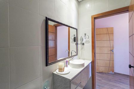 Casa à venda com 239m², 4 quartos e 5 vagasBanheiro da suíte