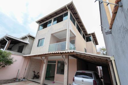 Casa à venda com 239m², 4 quartos e 5 vagasFachada