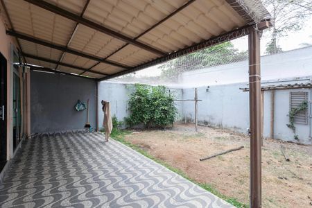 Casa à venda com 239m², 4 quartos e 5 vagasQuintal