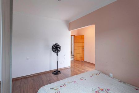 Casa à venda com 239m², 4 quartos e 5 vagasSuíte